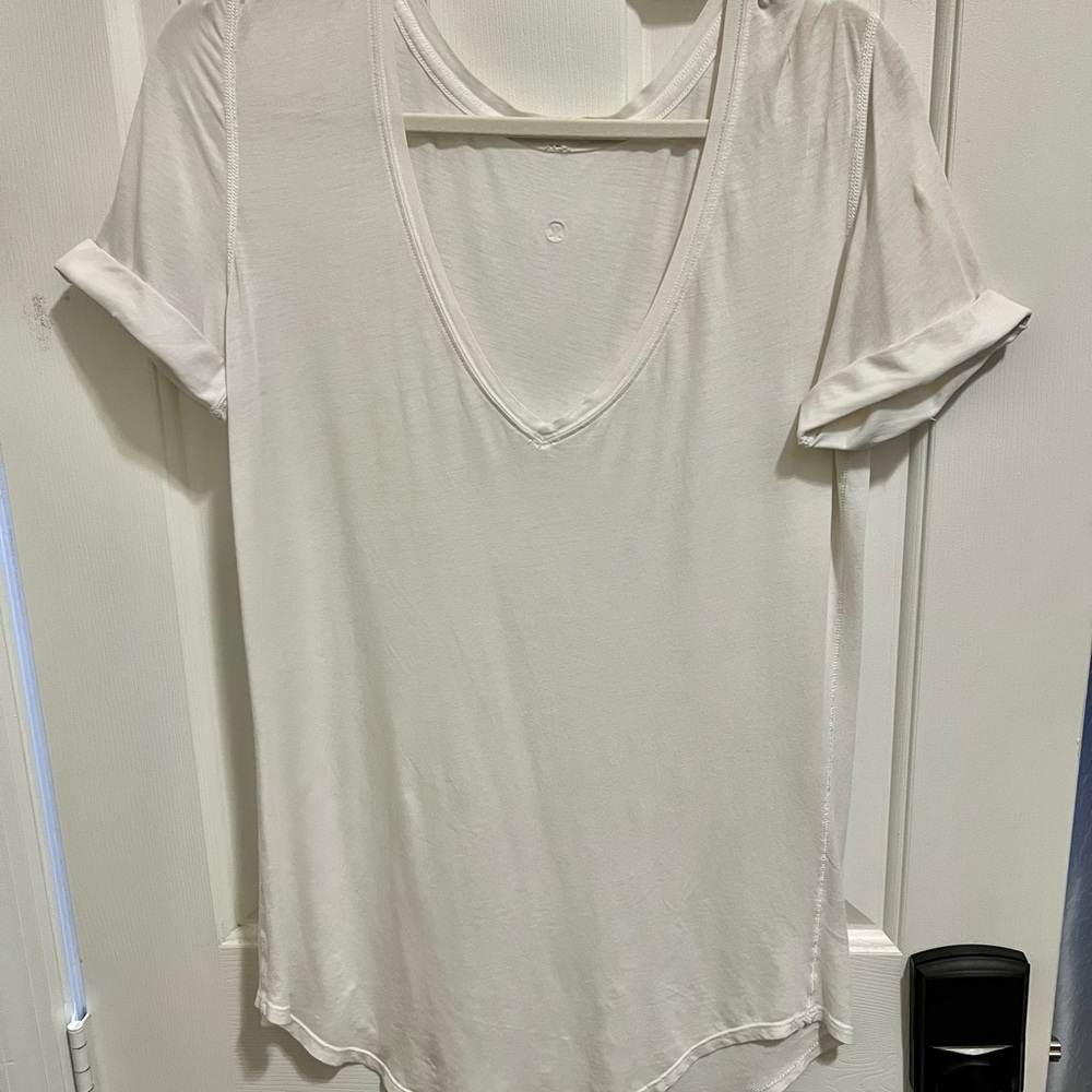 Lululemon white tee good condition